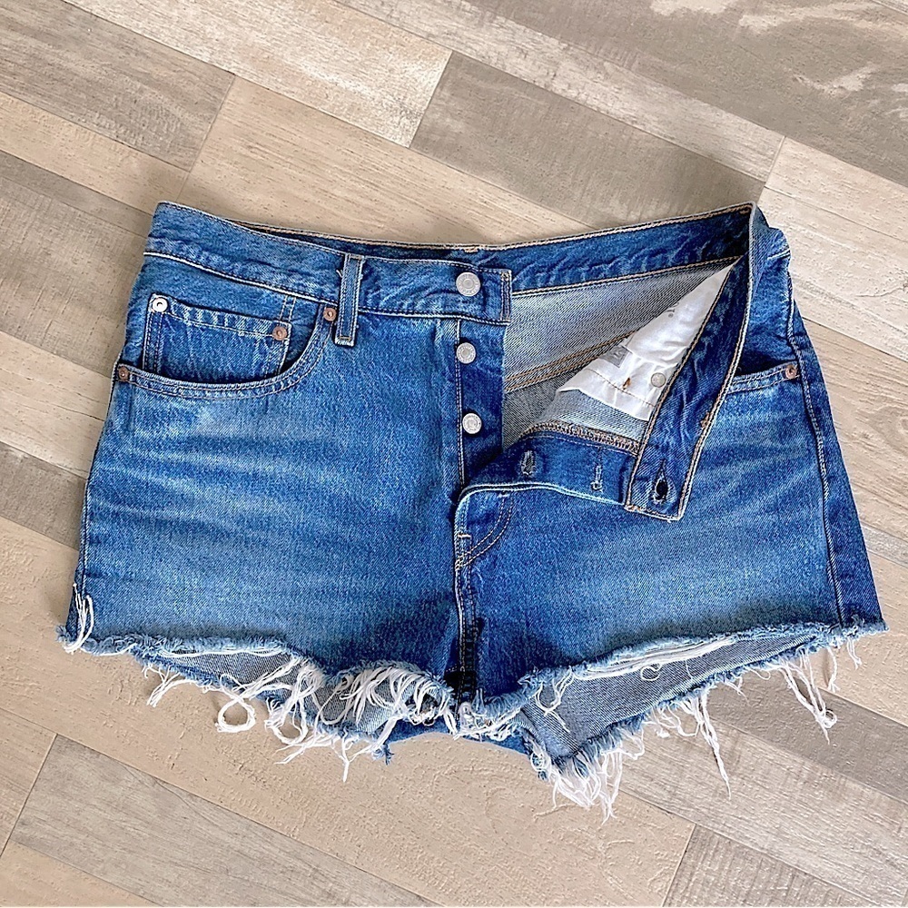 LEVI’S 501 Premium Denim Button Fly Jean Cutoff Shorts Size 30 - Picture 3 of 13